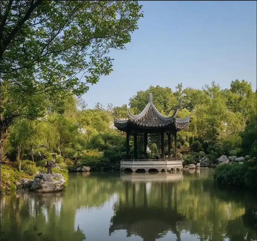 方城县狼狈餐饮有限公司